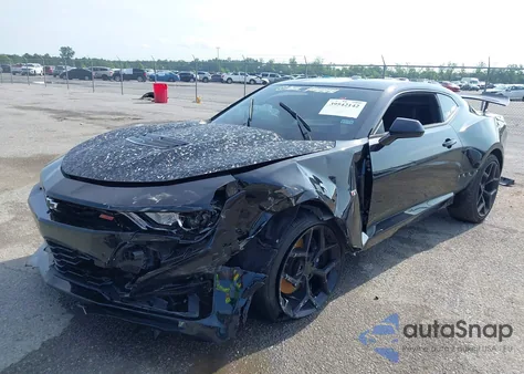 2021 Chevrolet Camaro Rwd 1Ss z USA, uszkodzony, nr VIN 1G1FF1R76M0143063